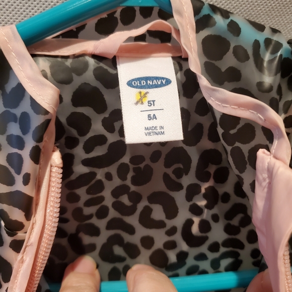 Old Navy transparent leopard rain coat-NWOT - Picture 3 of 4